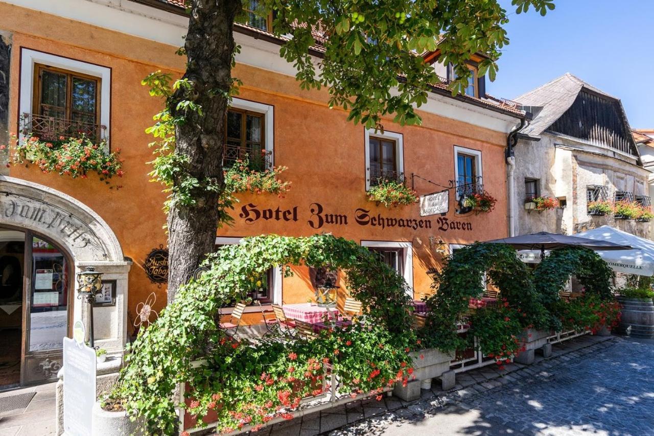 Hotel Zum Schwarzen Baeren Emmersdorf an der Donau Buitenkant foto