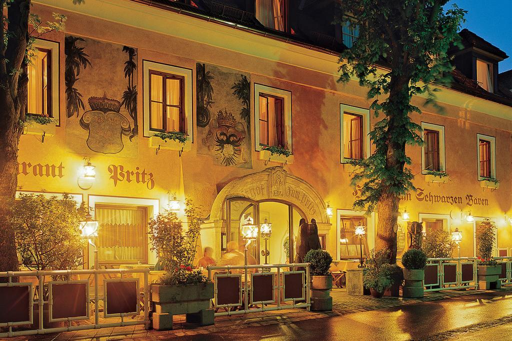 Hotel Zum Schwarzen Baeren Emmersdorf an der Donau Buitenkant foto